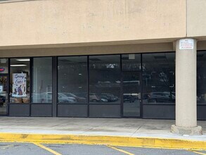 2000-2008 N Township Blvd, Pittston, PA for lease Interior Photo- Image 1 of 3