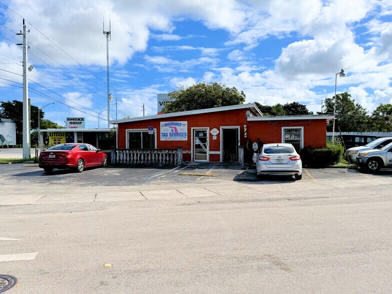 5720 W Hallandale Beach Blvd, West Park, FL à vendre - Photo du bâtiment - Image 2 de 5