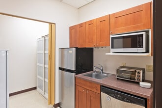 9696 Culver Blvd, Culver City, CA for lease Interior Photo- Image 2 of 4