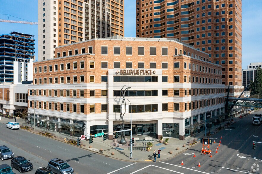 800 Bellevue Way NE, Bellevue, WA à louer - Photo principale - Image 2 de 5