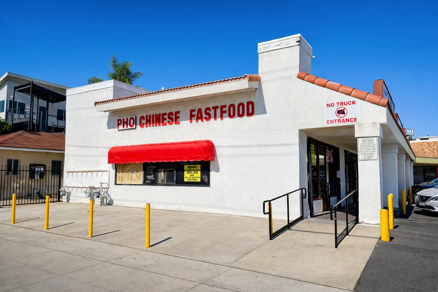 445 E Anaheim St, Wilmington, CA for lease - Building Photo - Image 2 of 10