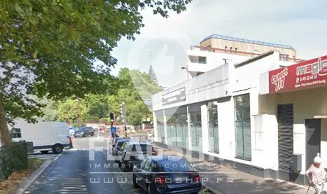 Retail in Bondy for lease - Building Photo - Image 3 of 3