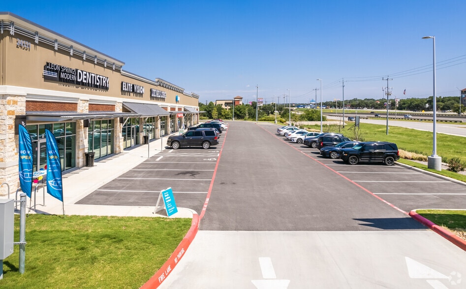 24531 IH-10 West, San Antonio, TX for lease - Building Photo - Image 3 of 11