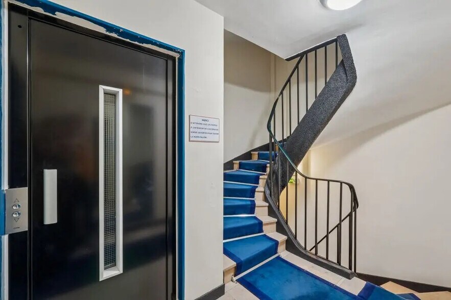 30 Rue Notre-Dame Des Victoires, Paris à louer - Photo du bâtiment - Image 2 de 9