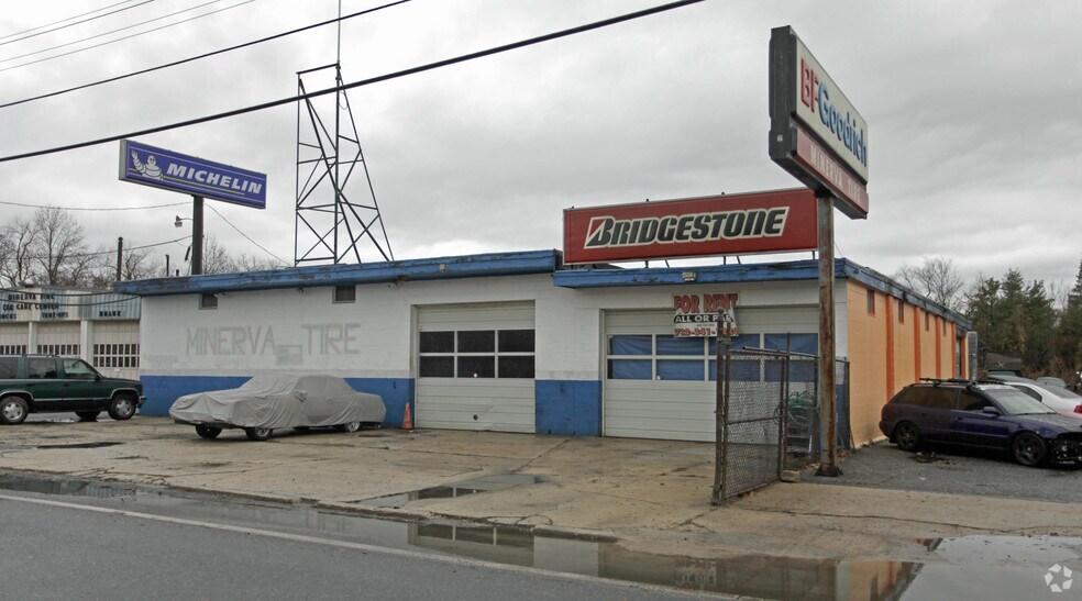 57 Flint Rd, Toms River, NJ à vendre - Photo principale - Image 1 de 1