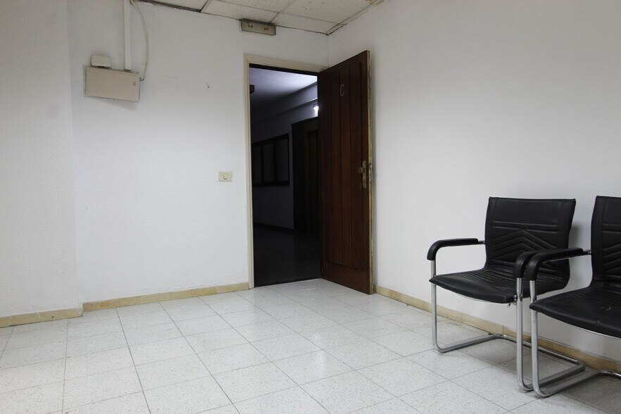Rafael, 10, Las Palmas de Gran Canaria, Las Palmas for lease - Building Photo - Image 2 of 12