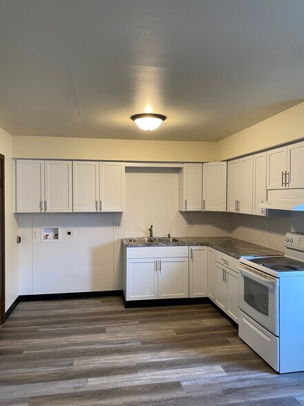 65 Locust St, Galesburg, IL à vendre - Photo intérieure - Image 2 de 5