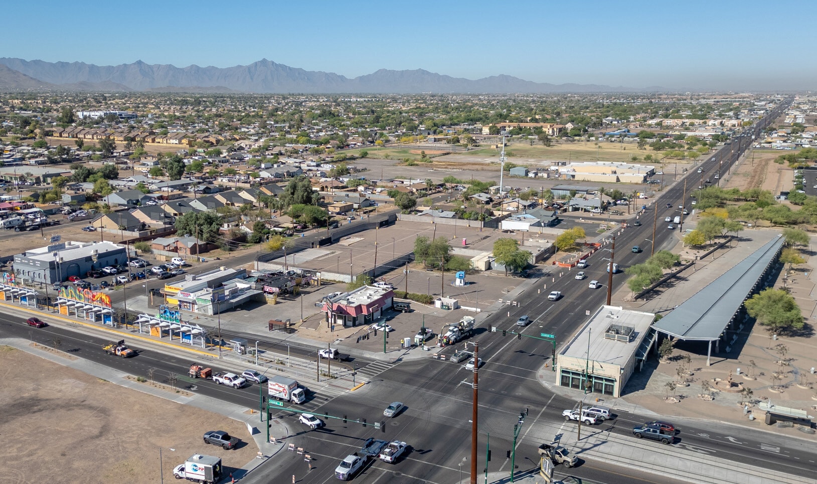 237-245 W Broadway Rd, Phoenix, AZ à vendre Photo du bâtiment- Image 1 de 10