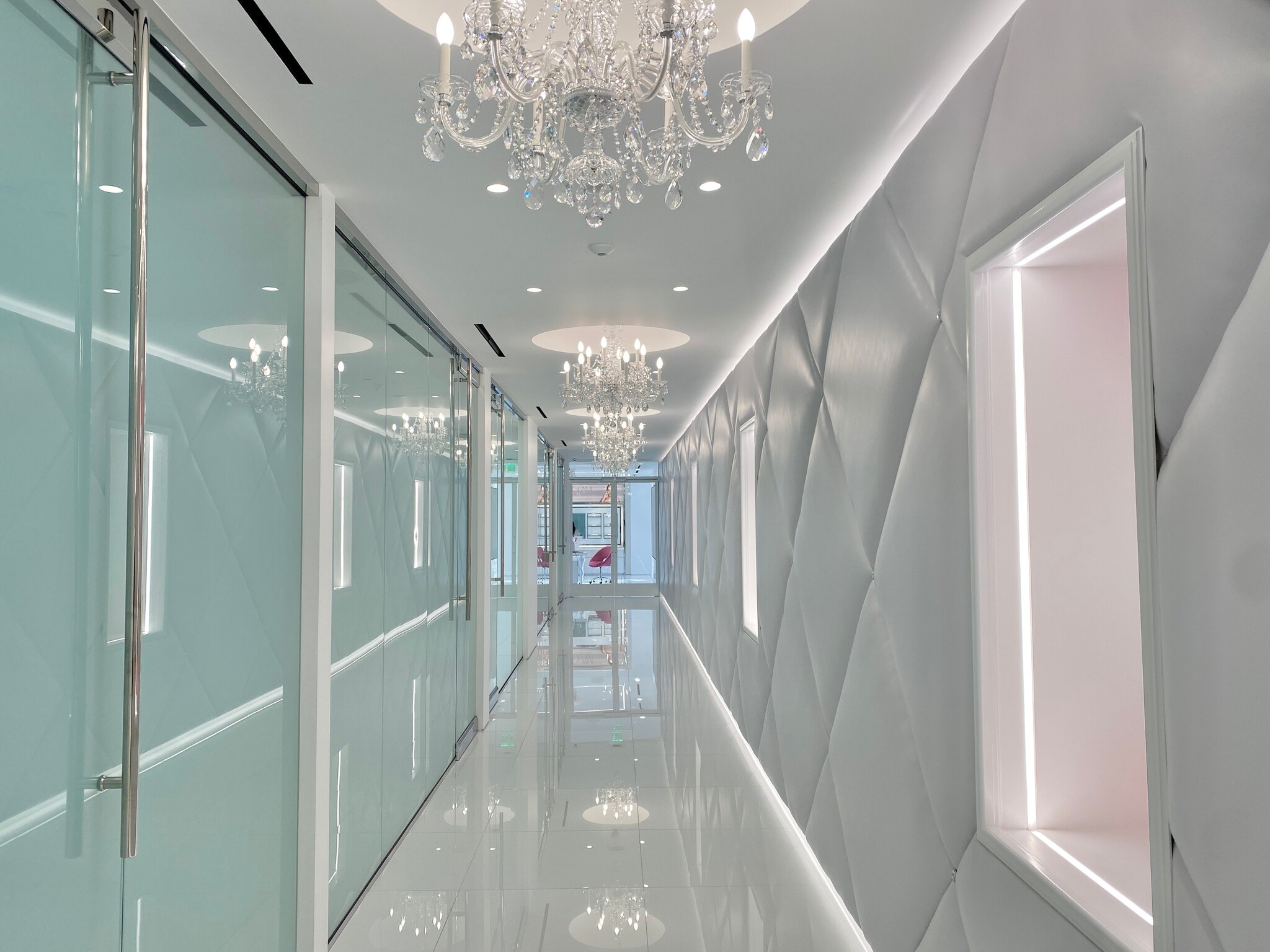 413-445 N Rodeo Dr, Beverly Hills, CA for lease Interior Photo- Image 1 of 8