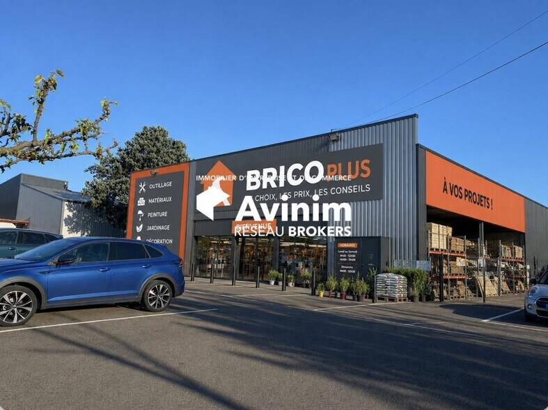 Retail in Manosque for sale - Building Photo - Image 3 of 3
