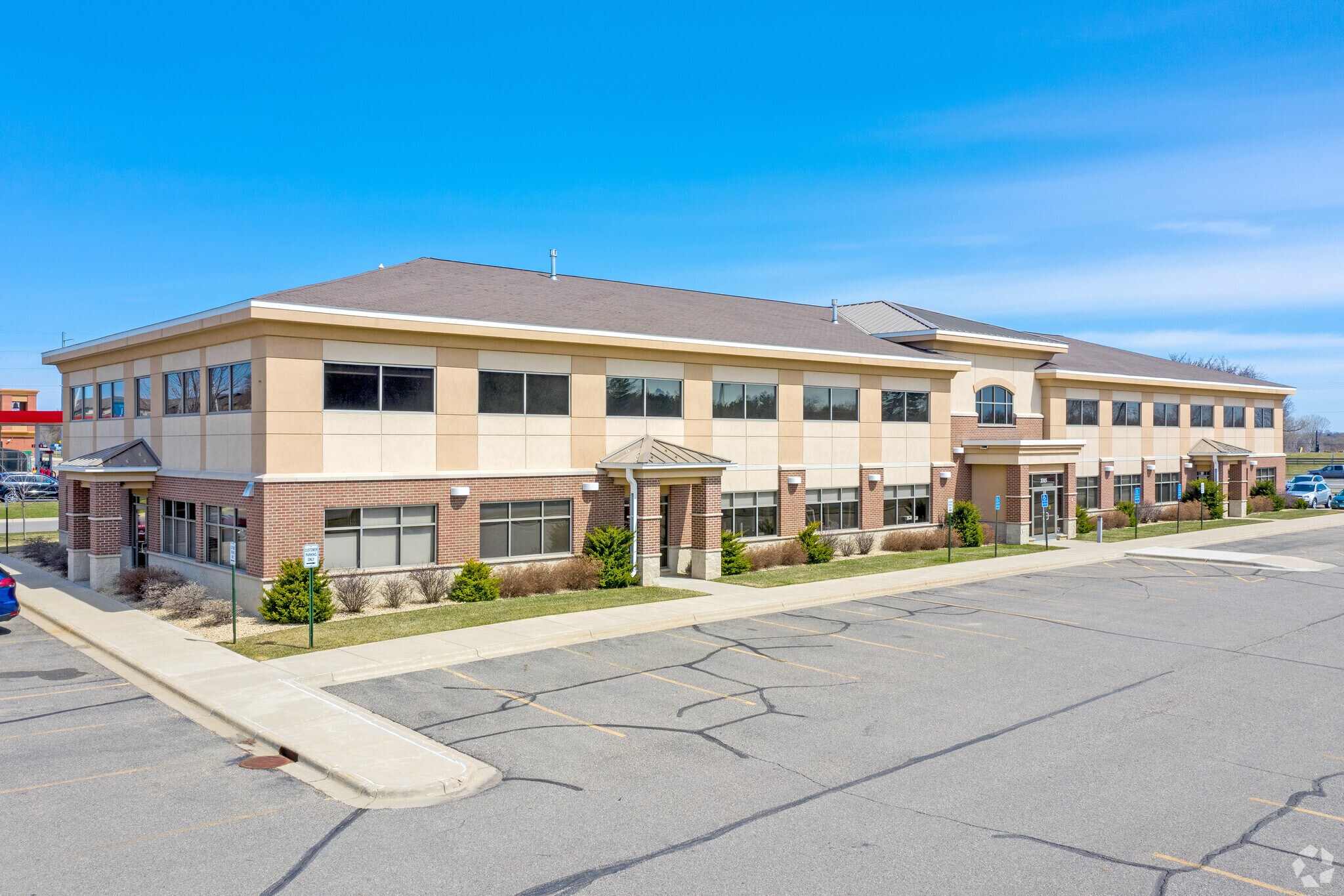 3315 Roosevelt Rd, Saint Cloud, MN for lease Building Photo- Image 1 of 8