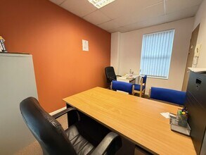 12 Dudley St, Luton for lease Interior Photo- Image 2 of 5