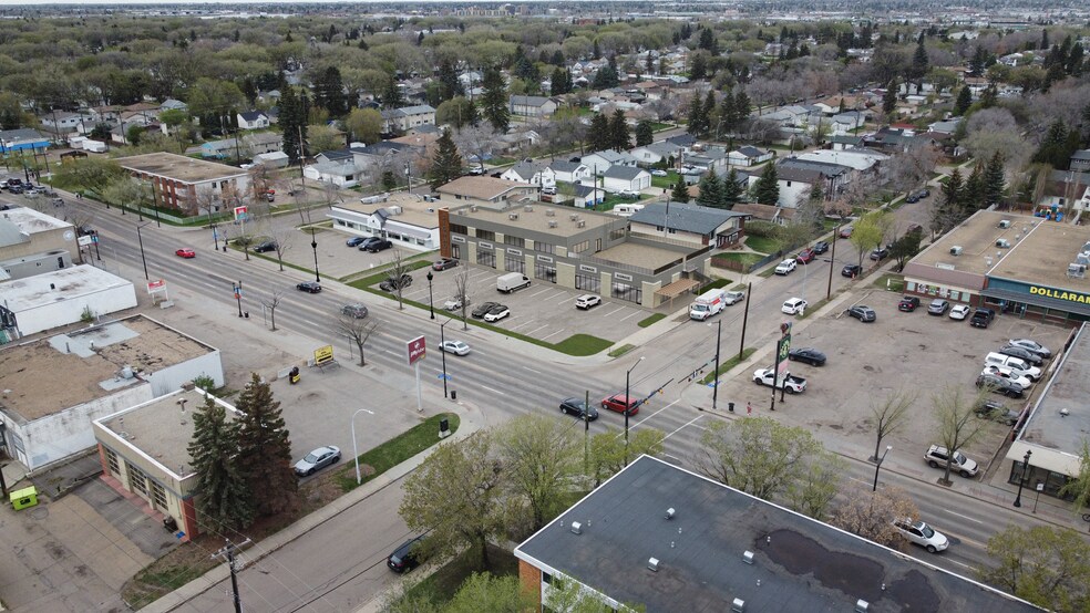 4802 118 Av NW, Edmonton, AB à louer - Photo du bâtiment - Image 3 de 4