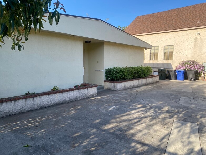 212 N Lima St, Sierra Madre, CA for lease - Building Photo - Image 3 of 7