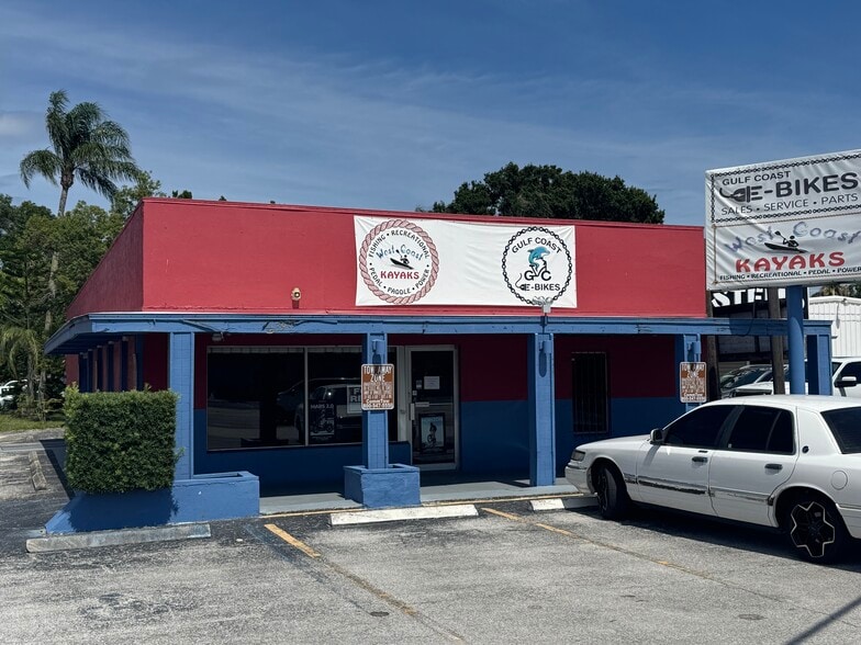 6399 Haines Rd, Saint Petersburg, FL for lease - Building Photo - Image 2 of 36