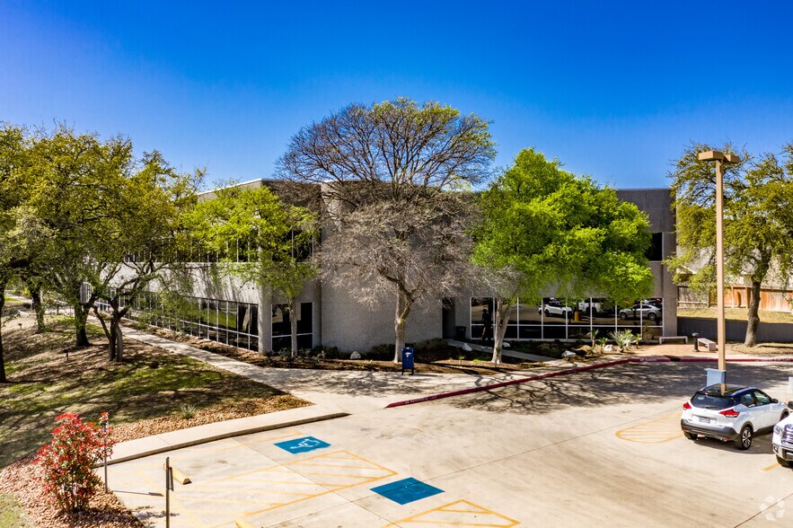 6655 First Park Ten Blvd, San Antonio, TX à louer - Photo du bâtiment - Image 2 de 4