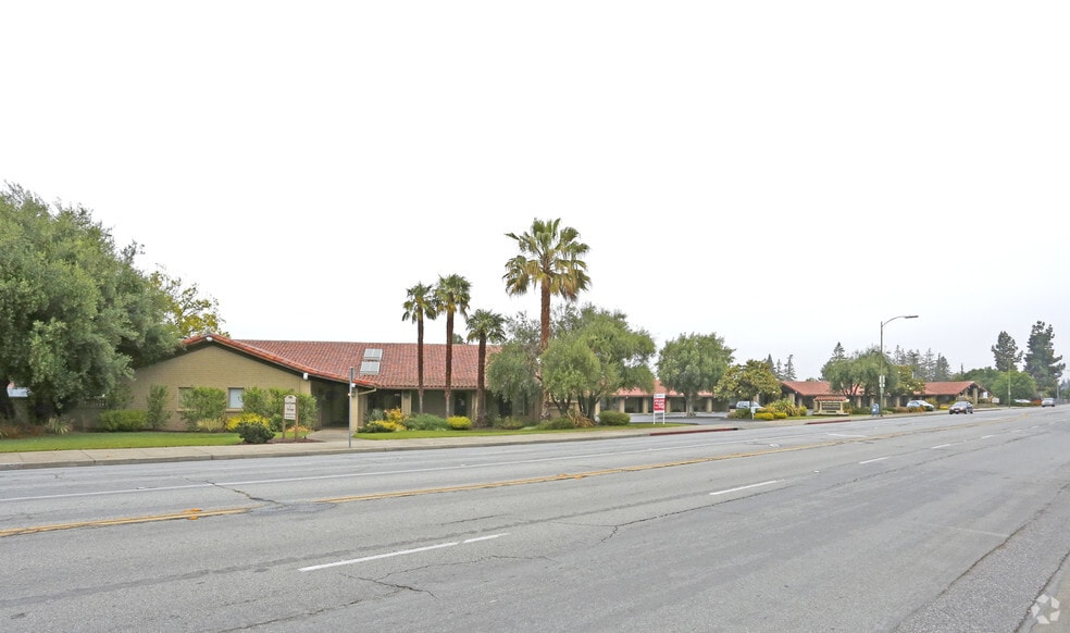 4155 Moorpark Ave, San Jose, CA à louer - Photo du bâtiment - Image 3 de 4