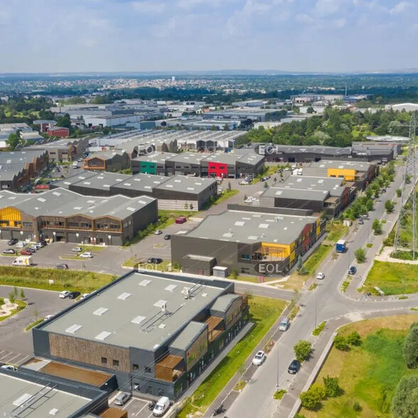 Flex in Cormeilles-en-Parisis for lease - Building Photo - Image 1 of 9