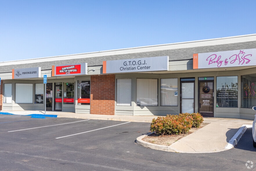 3375 Mission Ave, Oceanside, CA à louer - Photo du bâtiment - Image 2 de 7