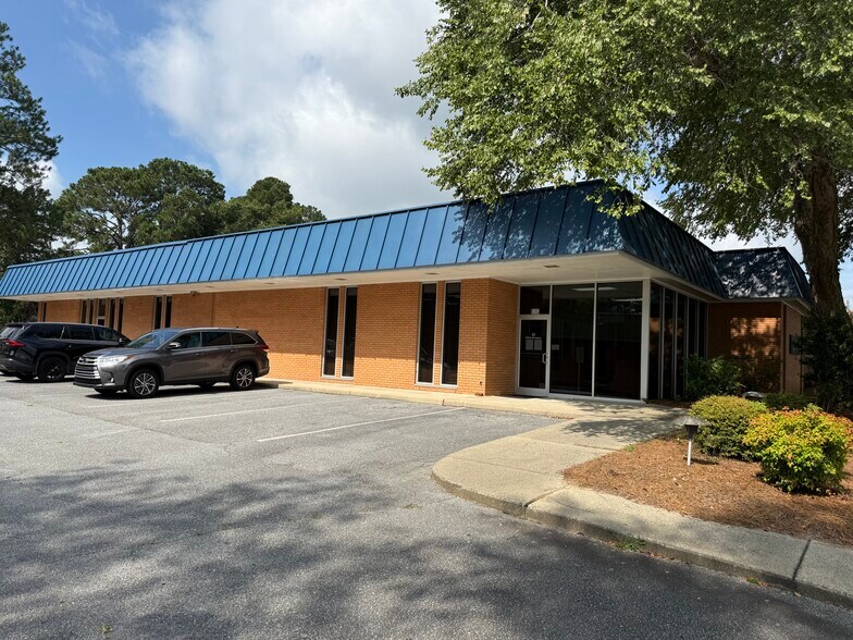 510 Plaza Blvd, Kinston, NC à louer - Photo du bâtiment - Image 2 de 6