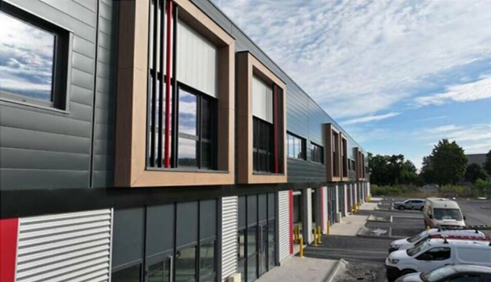 4 Impasse Joséphine Baker, Saint-Laurent-de-Mure for lease - Building Photo - Image 2 of 2