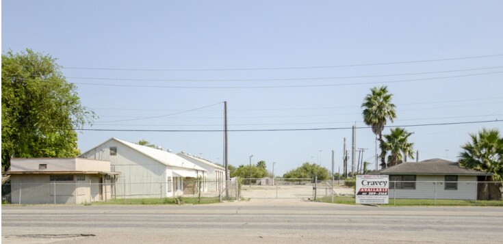 5338 Leopard St, Corpus Christi, TX for lease - Building Photo - Image 2 of 2