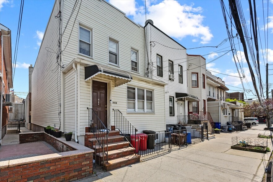 Queens Multifamily Portfolio portfolio of 3 properties for sale on LoopNet.ca - Building Photo - Image 3 of 3