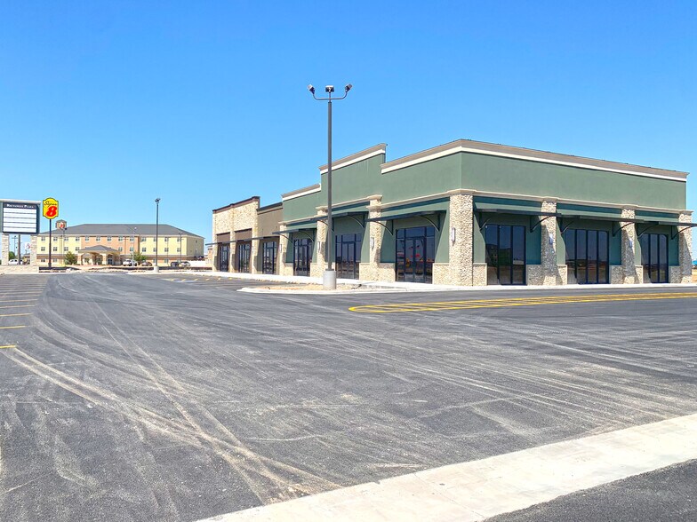 2901 E Interstate 20, Odessa, TX à louer - Photo du bâtiment - Image 2 de 2