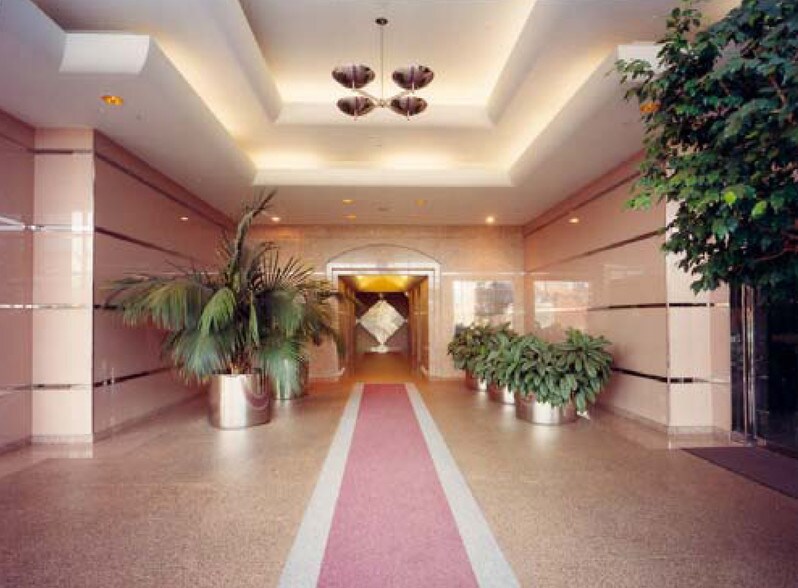 2075 Kennedy Rd, Toronto, ON à louer - Hall d’entrée - Image 2 de 9