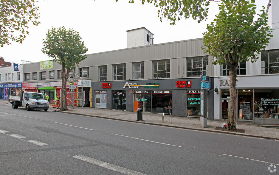 255-261 Cricklewood Broa, London à vendre - Photo principale - Image 1 de 2