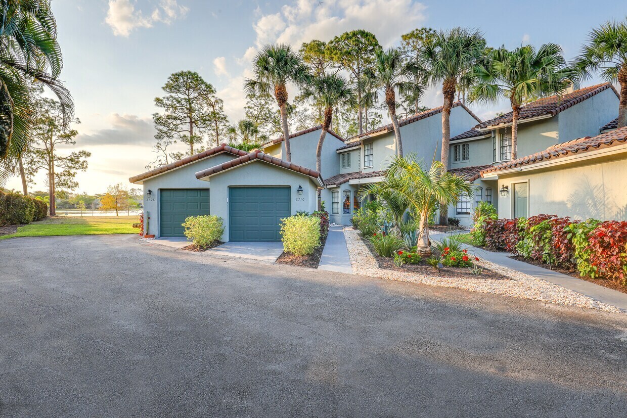2708-2714 Santa Cruz Blvd, Naples, FL for sale Primary Photo- Image 1 of 27