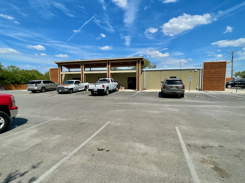 1753 E State Highway 97, Jourdanton, TX for lease - Building Photo - Image 2 of 9