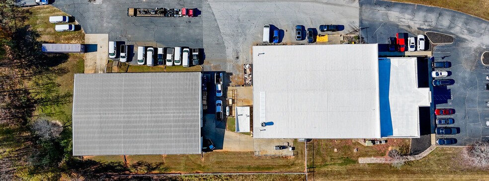 929 Berry Shoals Rd, Duncan, SC à vendre - Photo du bâtiment - Image 3 de 6