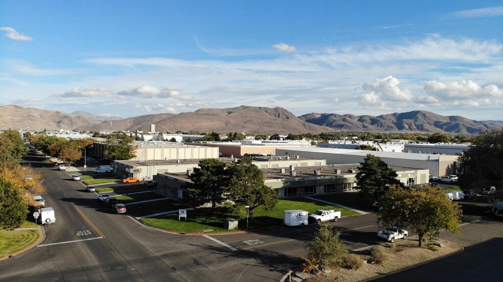 385 Freeport Blvd, Sparks, NV à louer - Photo du bâtiment - Image 2 de 35