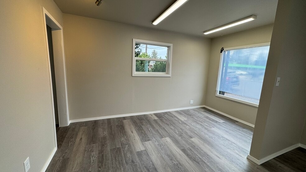 1758 W 11th Ave, Eugene, OR à louer - Photo du bâtiment - Image 3 de 6