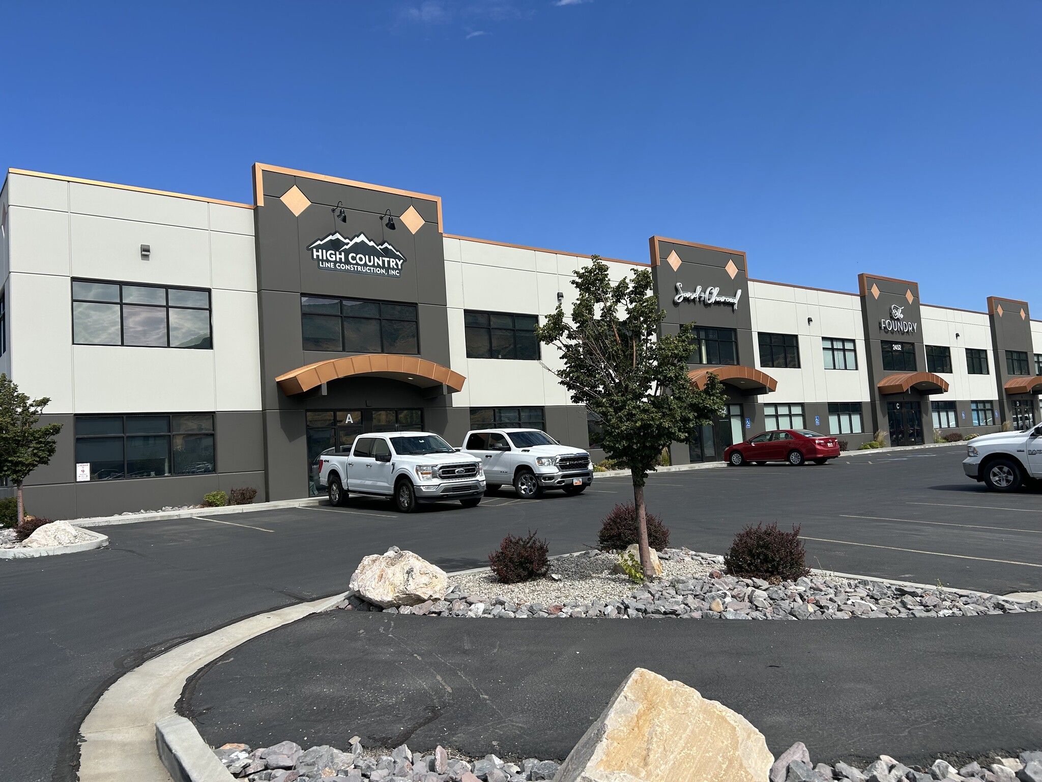 2452 E 6700 S, Uintah, UT for lease Building Photo- Image 1 of 13