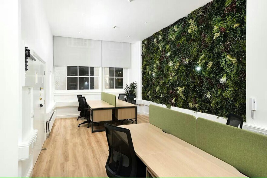 10 Ironmonger Ln, London for lease - Interior Photo - Image 2 of 6