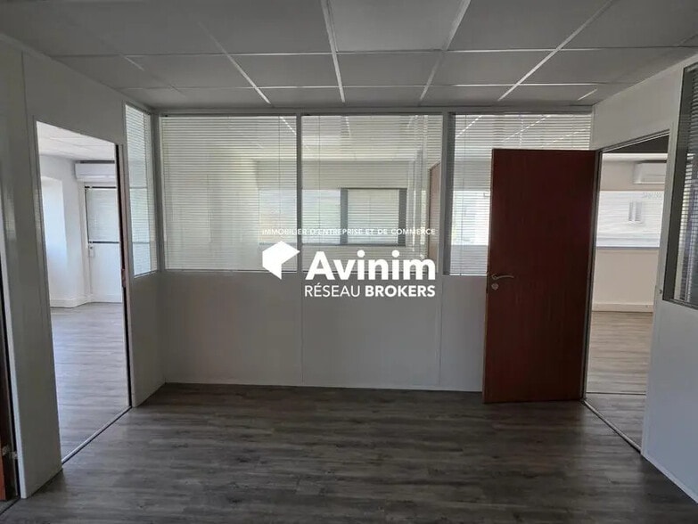 Office in Montpellier for lease - Interior Photo - Image 2 of 6