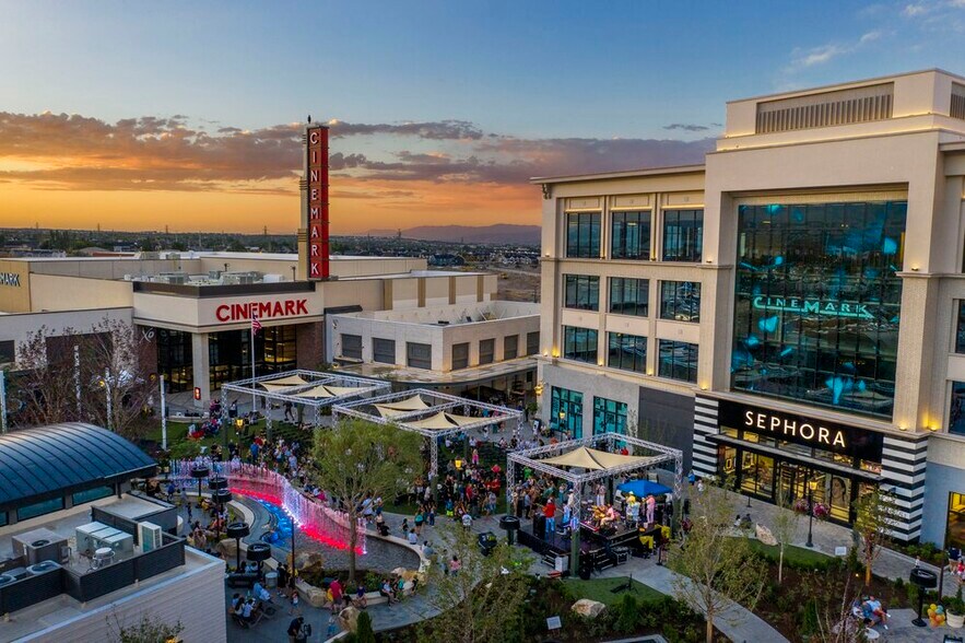 13400 S & Mountain View Corridor, Riverton, UT à louer - Photo du bâtiment - Image 1 de 9