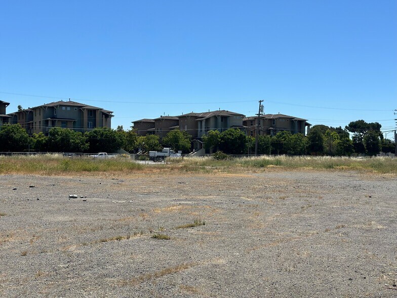 995 Oakland Rd, San Jose, CA à vendre - Photo du bâtiment - Image 2 de 2