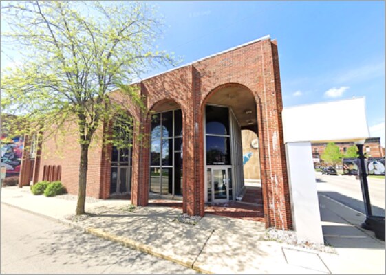 202 N Harrison St, Alexandria, IN à vendre - Photo du bâtiment - Image 2 de 4