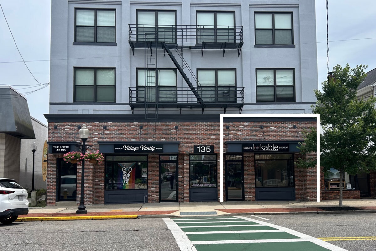 135 Deer Park Ave, Babylon, NY for lease Building Photo- Image 1 of 4