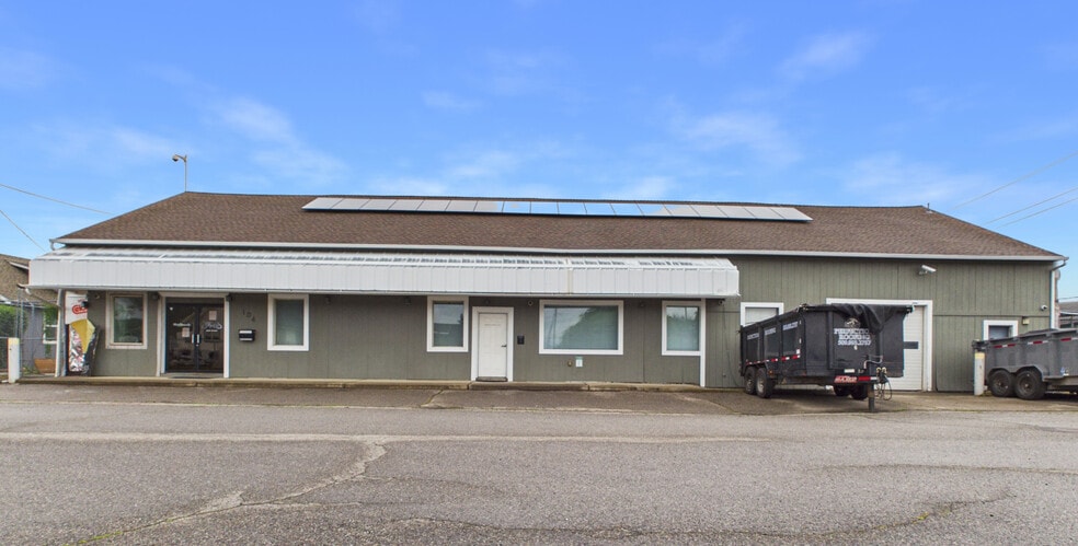 104-106 N Hutchinson Rd, Spokane Valley, WA for sale - Building Photo - Image 1 of 10