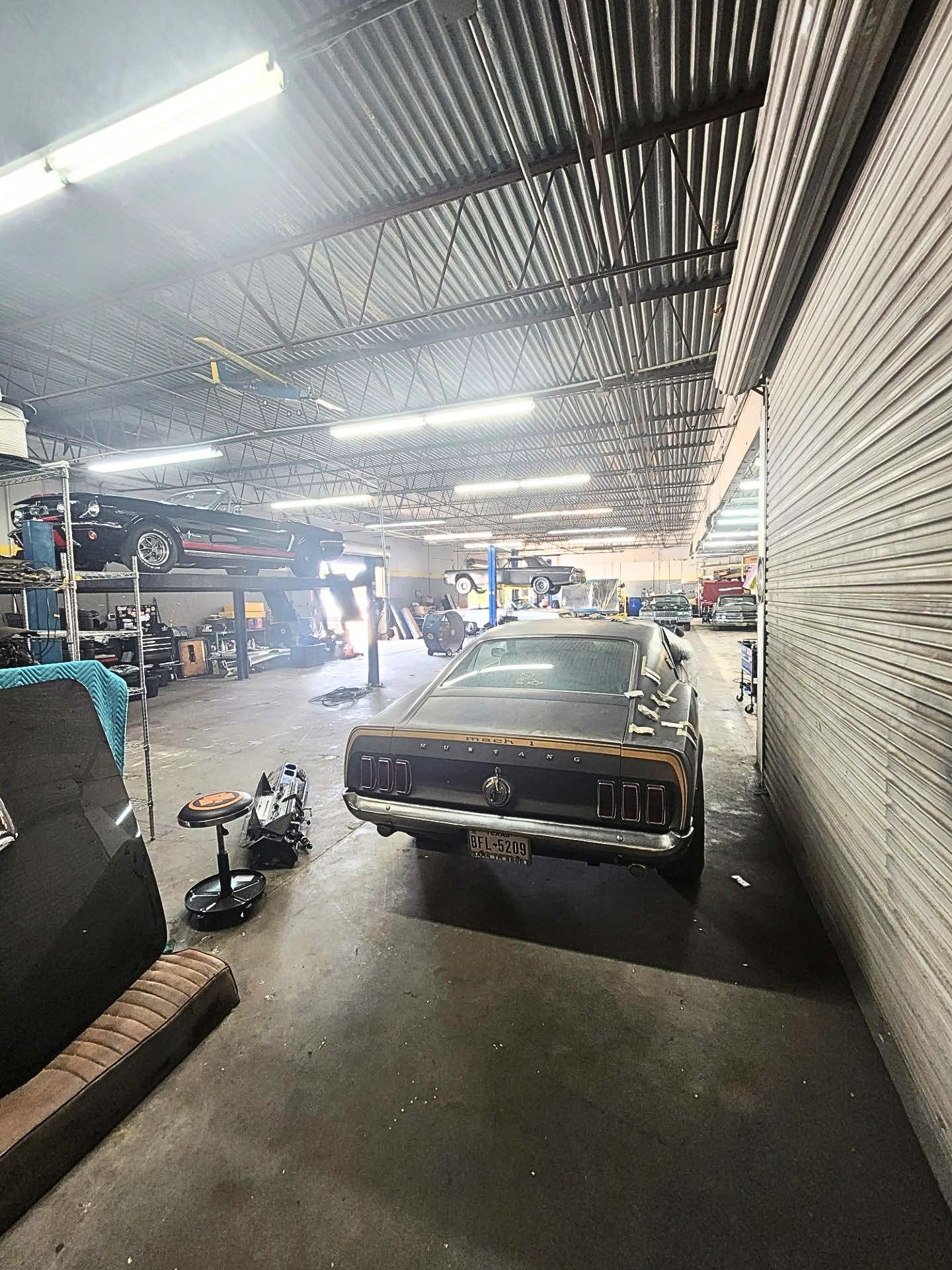 11950 Perry Rd, Houston, TX for lease Interior Photo- Image 1 of 3