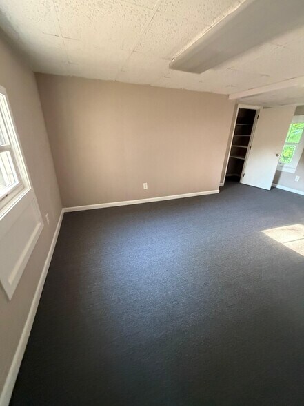 39 Smith Ave, Mount Kisco, NY à louer - Photo du bâtiment - Image 3 de 24