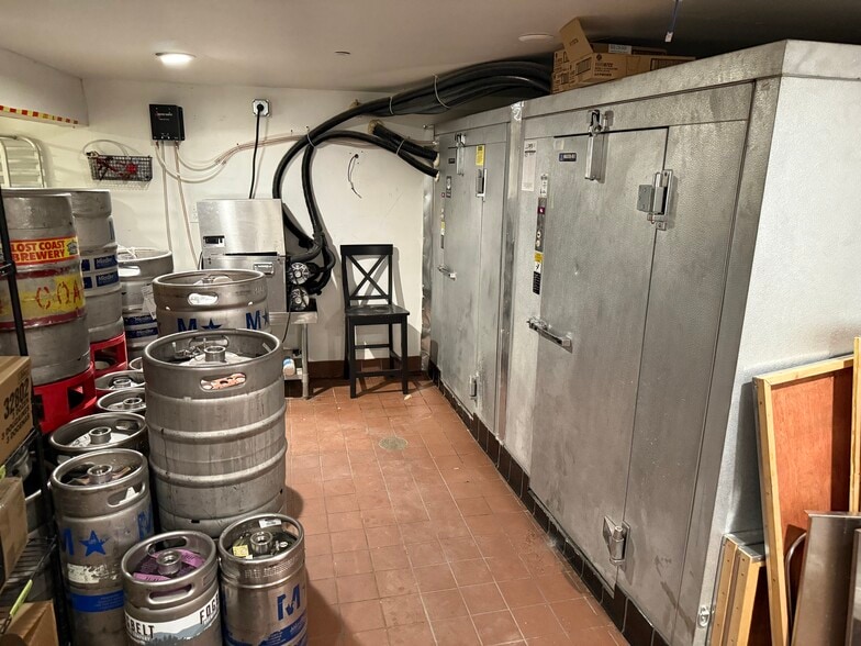 132 Keller St, Petaluma, CA for sale - Building Photo - Image 2 of 8