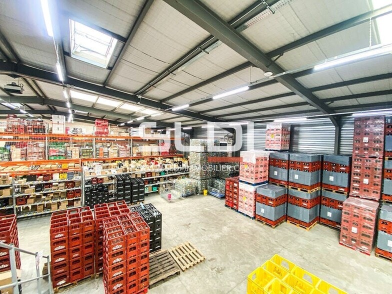 10 Rue Fulgencio Gimenez, Vaulx-en-Velin for lease - Interior Photo - Image 2 of 6
