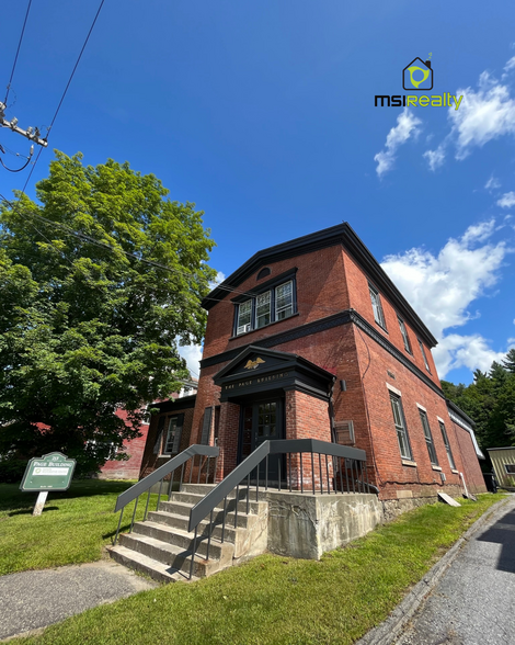 213 E Main St, Hyde Park, VT for lease - Building Photo - Image 2 of 4