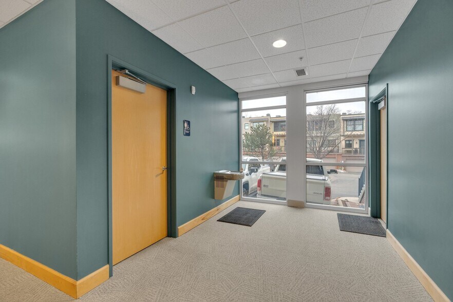 1950 W Littleton Blvd, Littleton, CO à vendre - Photo du bâtiment - Image 2 de 22