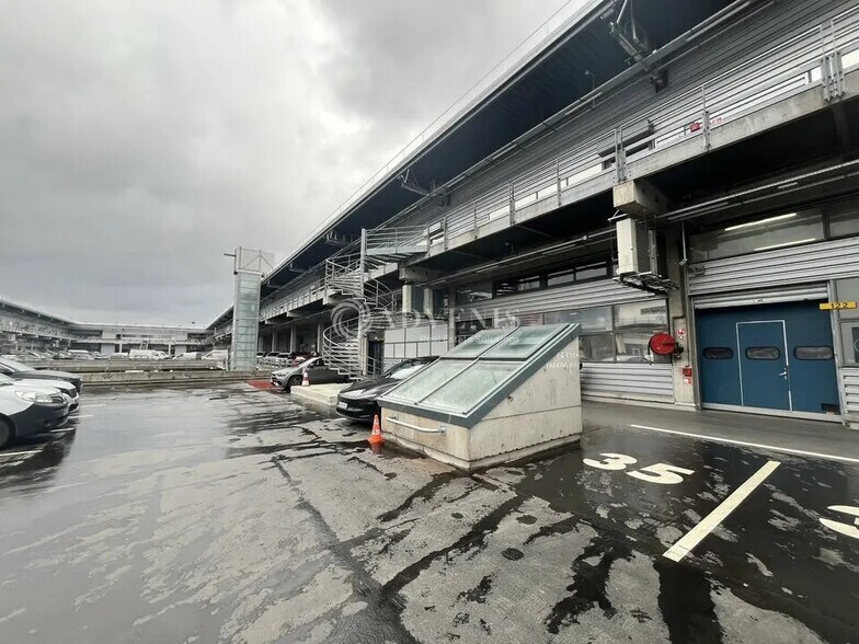 Flex dans Pantin à louer - Photo du bâtiment - Image 1 de 8